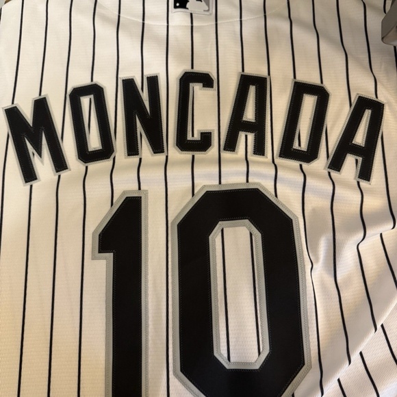 Majestic "Chicago White Sox - Moncada" Medium Short Sleeve Baseball Jersey - EUC - Picture 3 of 5
